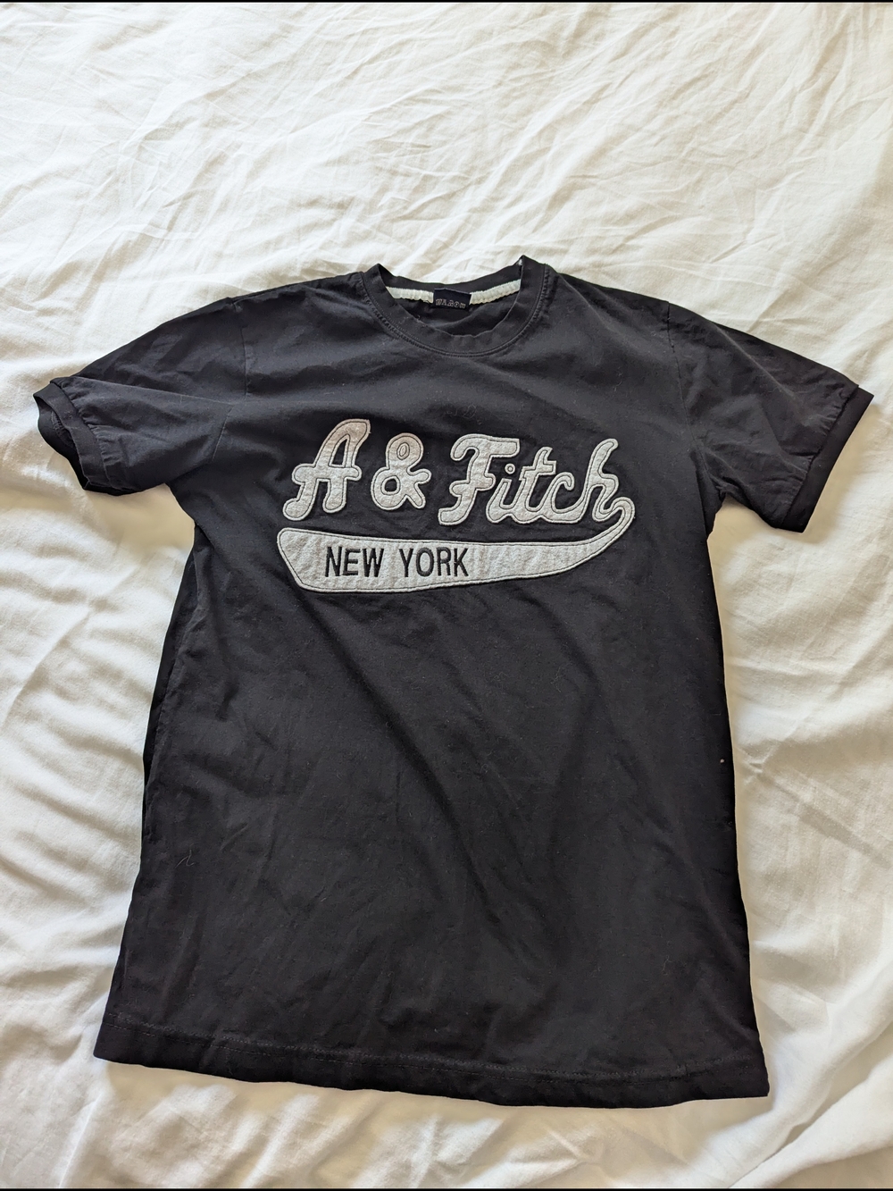 Vintage Y2K Abercrombie & Fitch Appliqué Graphic Tee Black